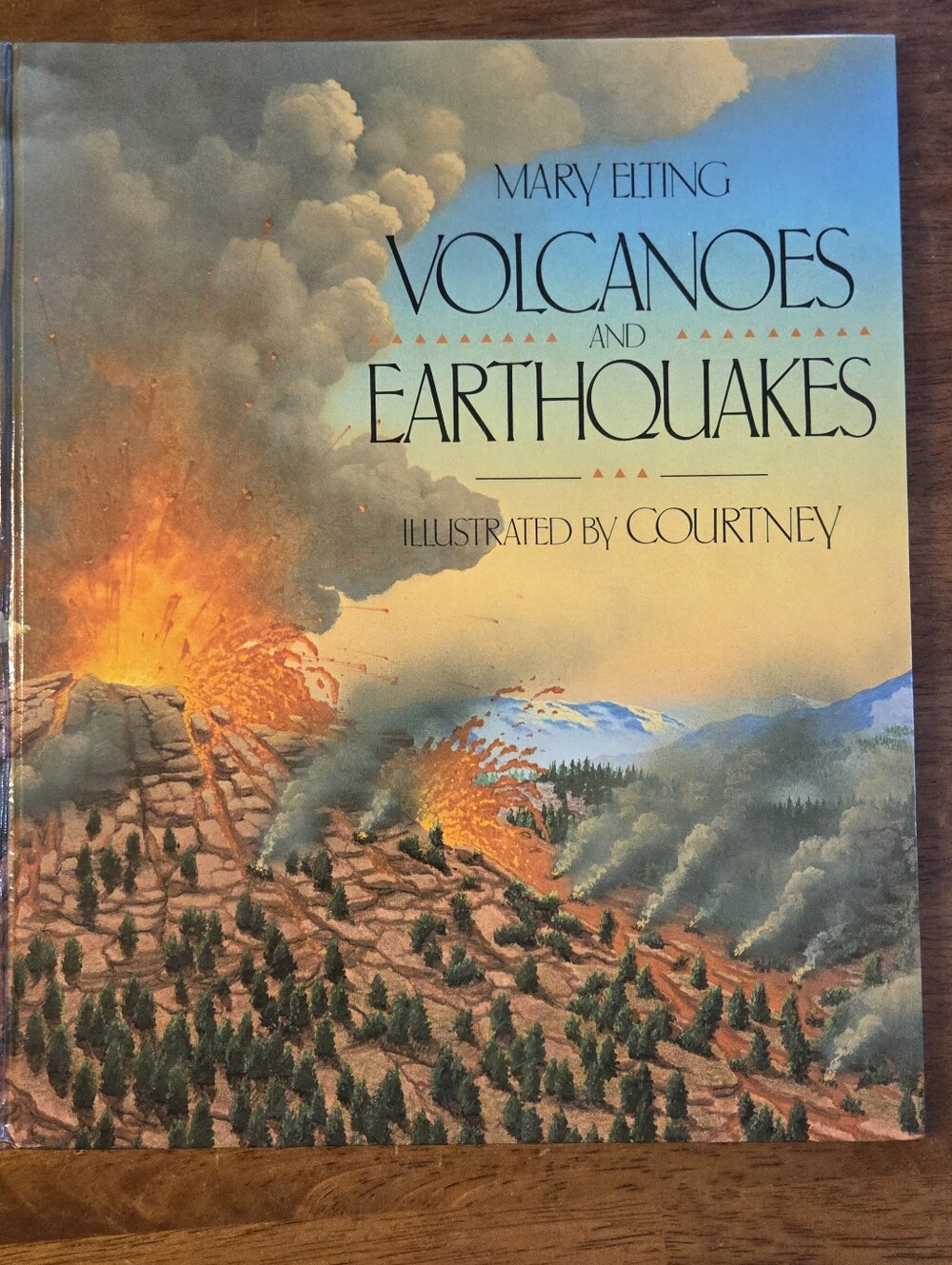 📕5/$10📕 ​Volcanoes and Earthquakes by Mary Elting (1990 Hardcover) – Education